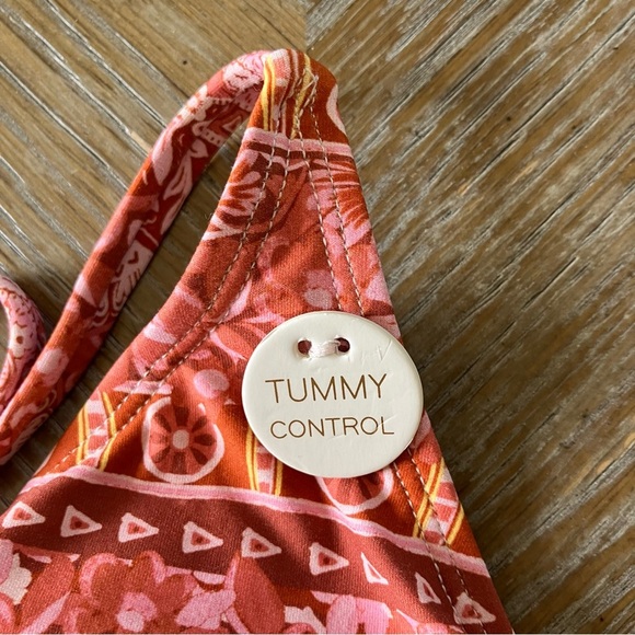 NWT Woman’s On Shore 1 Piece Floral Tummy Control Swimsuit in Coral (10) - Picture 4 of 9